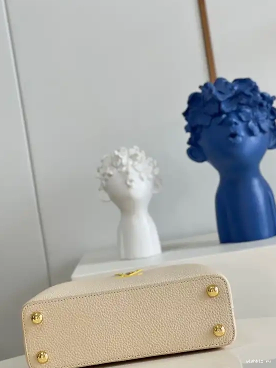 WIS CAPUCINES LOUIS VUITTON BB 0616